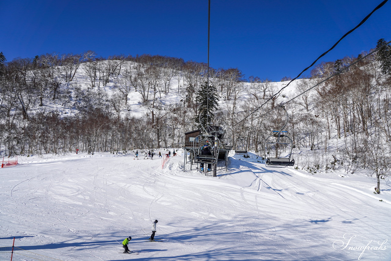 富良野スキー場 積雪100cm、オープン初日から滑走距離3,400ｍのロングダウンヒルが可能！最高のコンディションでシーズン開幕です♪